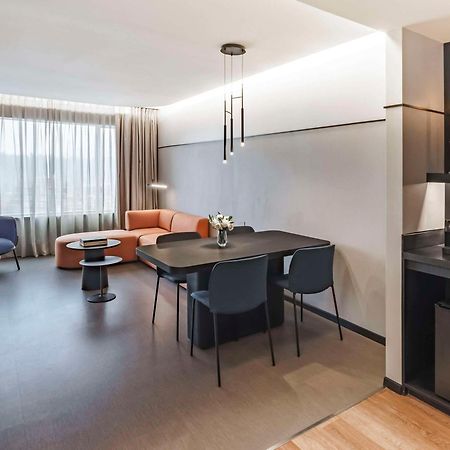 Pullman Santiago Vitacura Екстер'єр фото A suite at the hotel