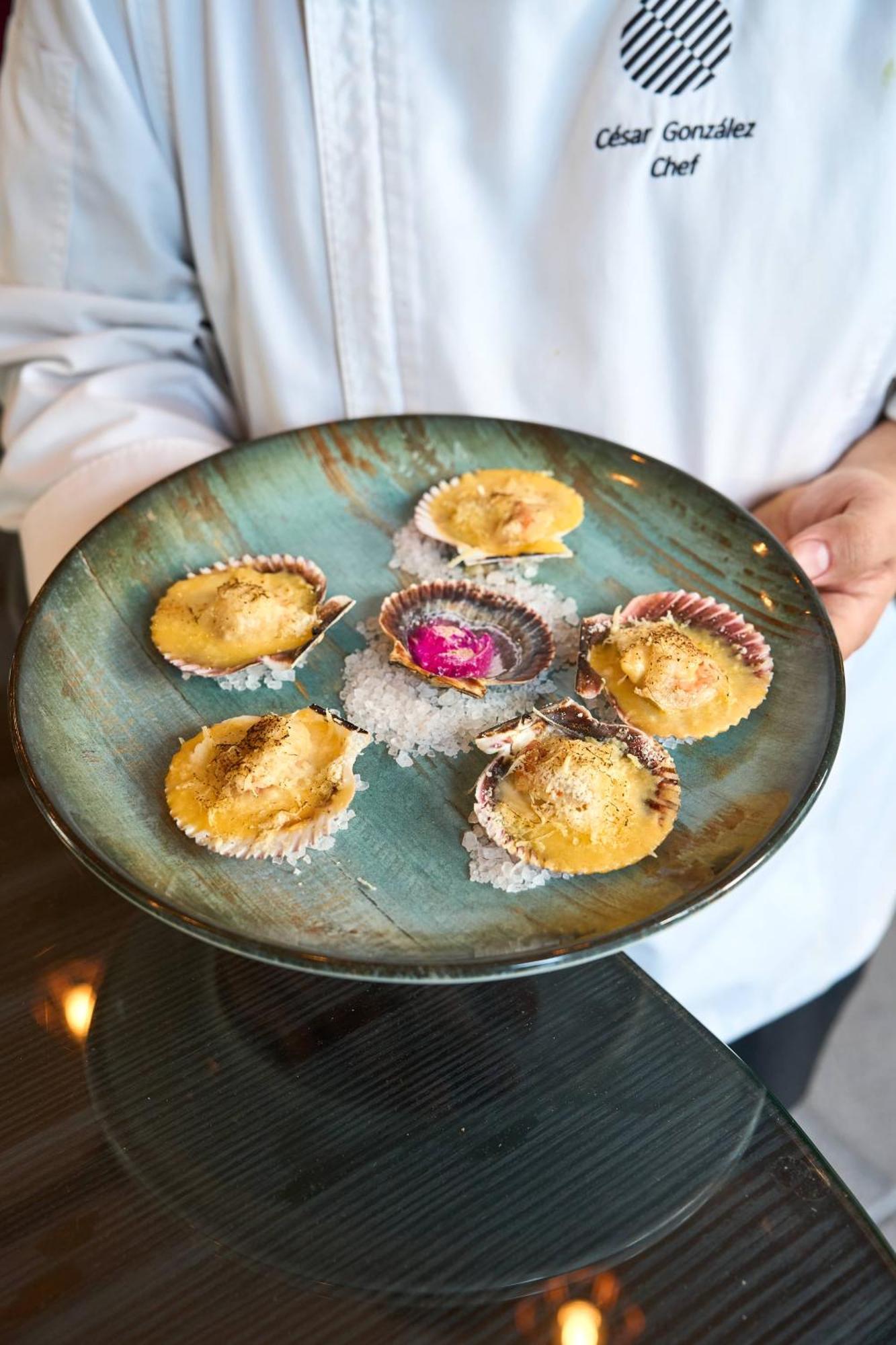 Pullman Santiago Vitacura Екстер'єр фото A plate of cooked scallops