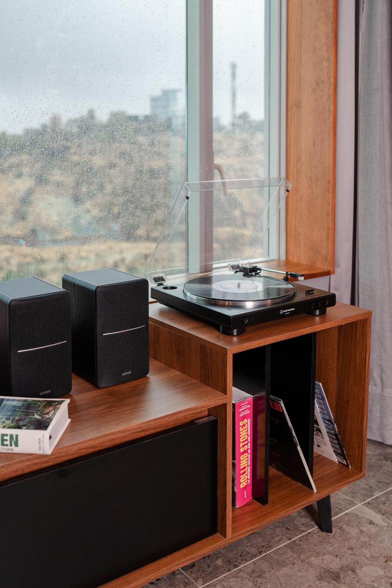 Pullman Santiago Vitacura Екстер'єр фото A record player