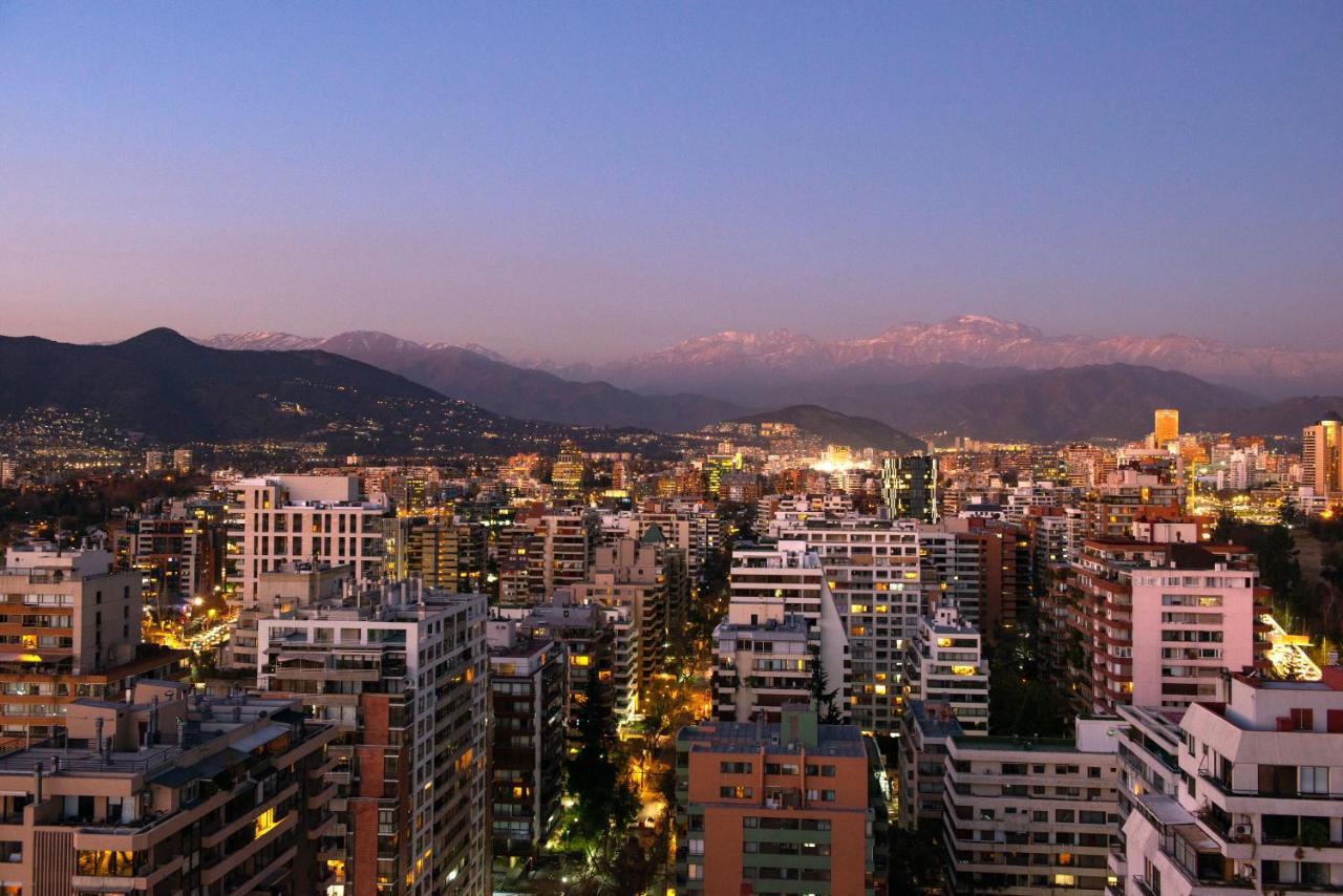 Pullman Santiago Vitacura Екстер'єр фото Santiago skyline